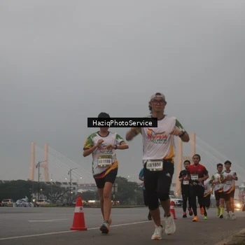 Runner Photo 7721798