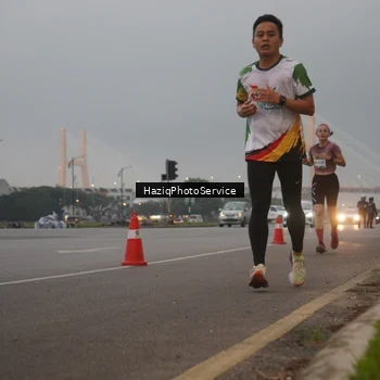 Runner Photo 7721804