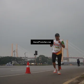 Runner Photo 7721824