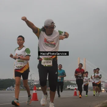 Runner Photo 7721839