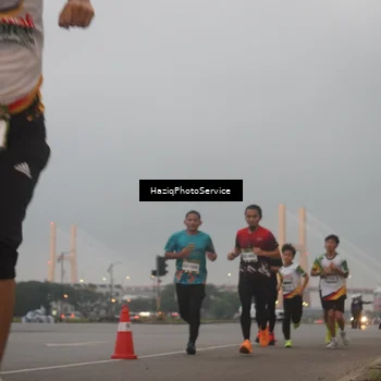 Runner Photo 7721844
