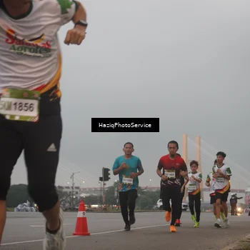 Runner Photo 7721847