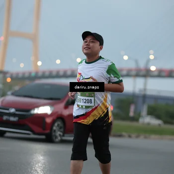Runner Photo 7721865