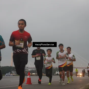Runner Photo 7721874