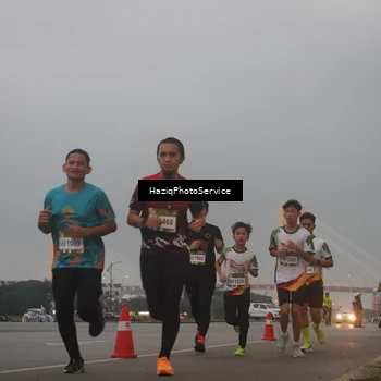 Runner Photo 7721880