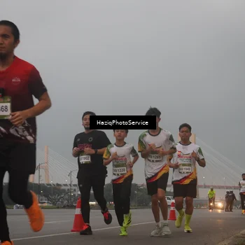 Runner Photo 7721892