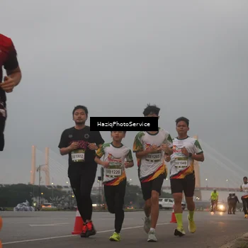 Runner Photo 7721894