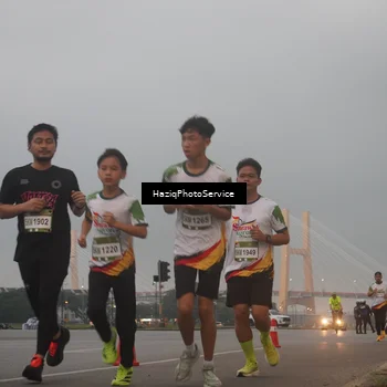 Runner Photo 7721901