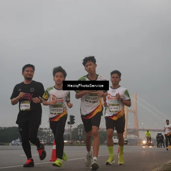 Runner Photo 7721904