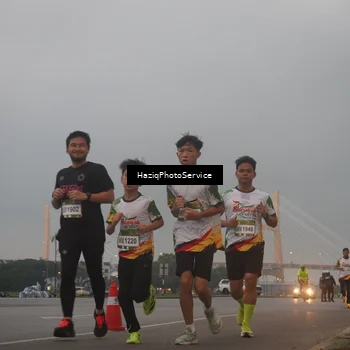 Runner Photo 7721908