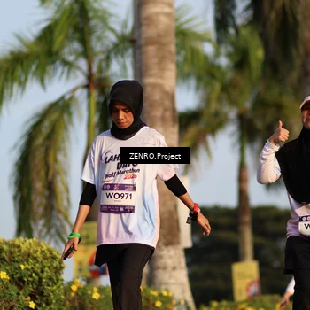Runner Photo 7721930