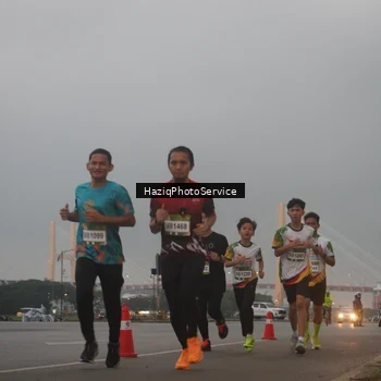 Runner Photo 7721963