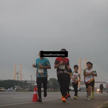 Runner Photo 7721972