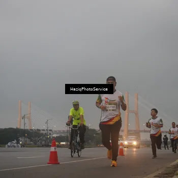 Runner Photo 7721985
