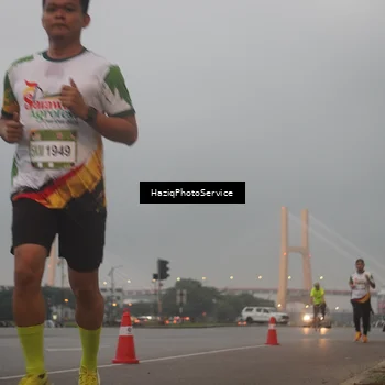 Runner Photo 7722011