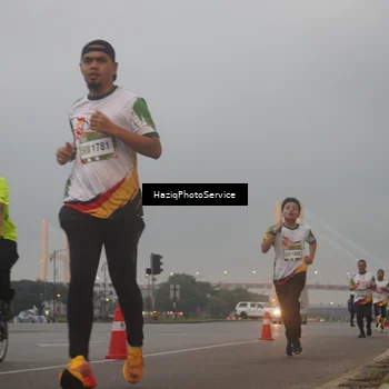 Runner Photo 7722019