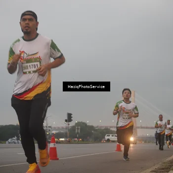 Runner Photo 7722043