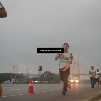 Runner Photo 7722052