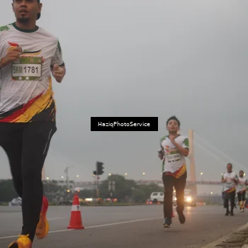 Runner Photo 7722056