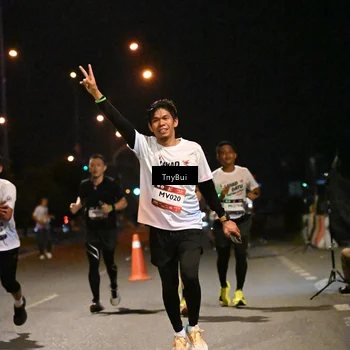 Runner Photo 7722065