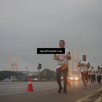 Runner Photo 7722087