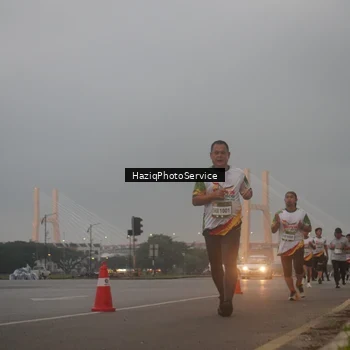 Runner Photo 7722088