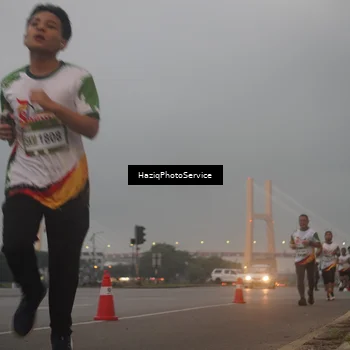 Runner Photo 7722091