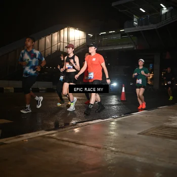 Runner Photo 7722100