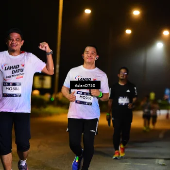 Runner Photo 7722111