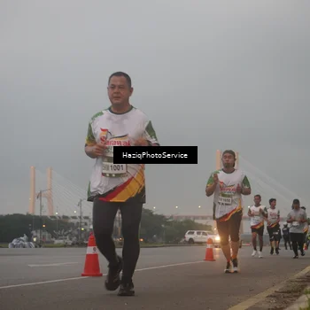 Runner Photo 7722119
