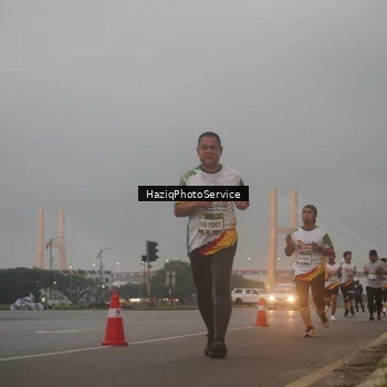 Runner Photo 7722124