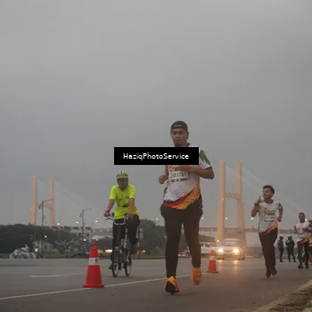 Runner Photo 7722125