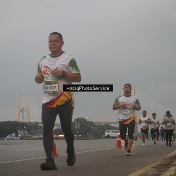 Runner Photo 7722131