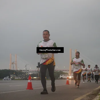 Runner Photo 7722134