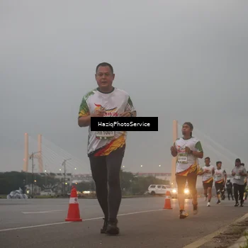 Runner Photo 7722136
