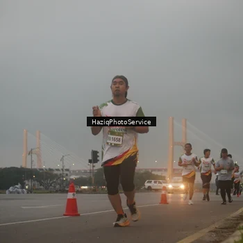 Runner Photo 7722155