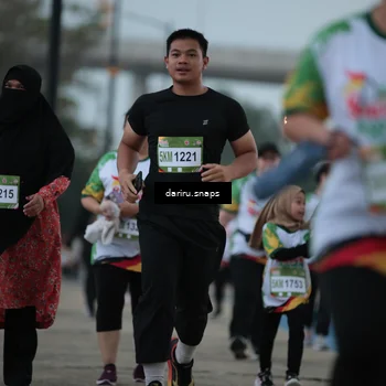 Runner Photo 7722158