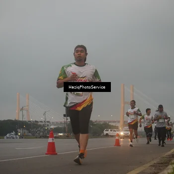 Runner Photo 7722162
