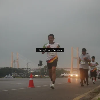 Runner Photo 7722182
