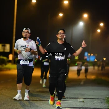 Runner Photo 7722191