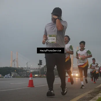 Runner Photo 7722200