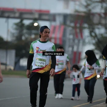 Runner Photo 7722237