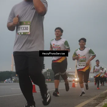 Runner Photo 7722243