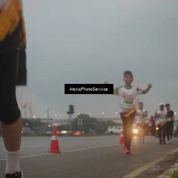 Runner Photo 7722271