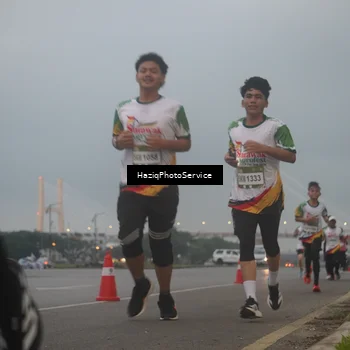 Runner Photo 7722277
