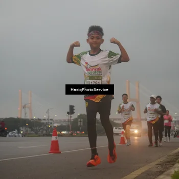 Runner Photo 7722310