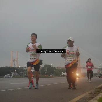 Runner Photo 7722364