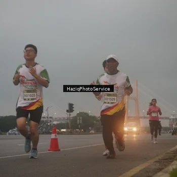 Runner Photo 7722370