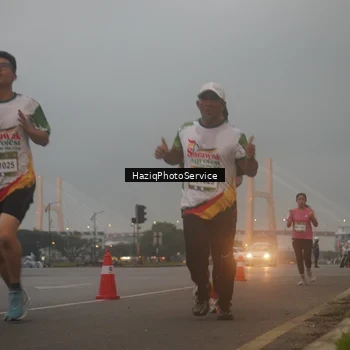 Runner Photo 7722396