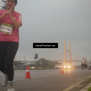 Runner Photo 7722493